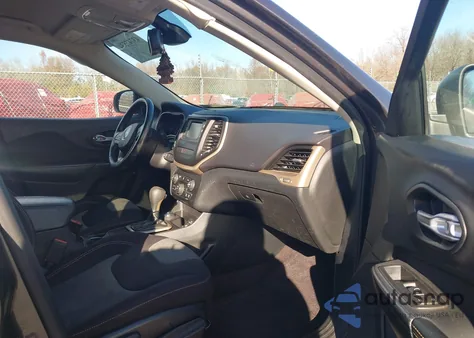 2016 Jeep Cherokee Altitude from USA, damaged, VIN 1C4PJMAB2GW332788